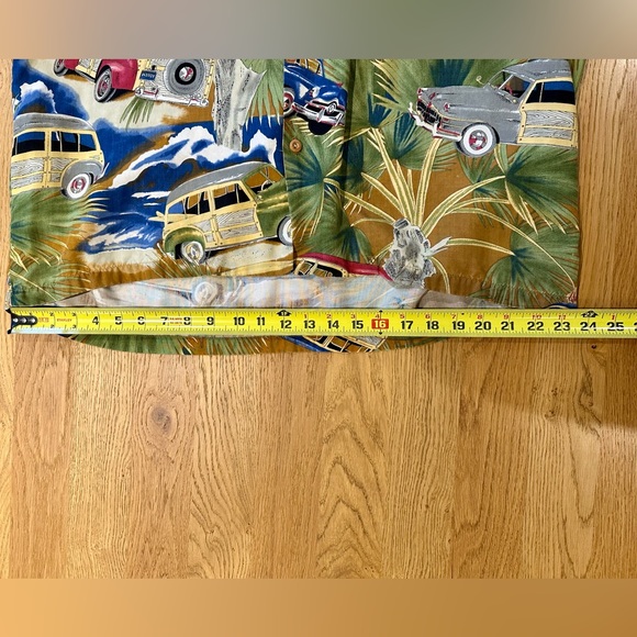 Retro Hawaiian shirt, made in Hawaii with coconut buttons - Picture 9 of 12